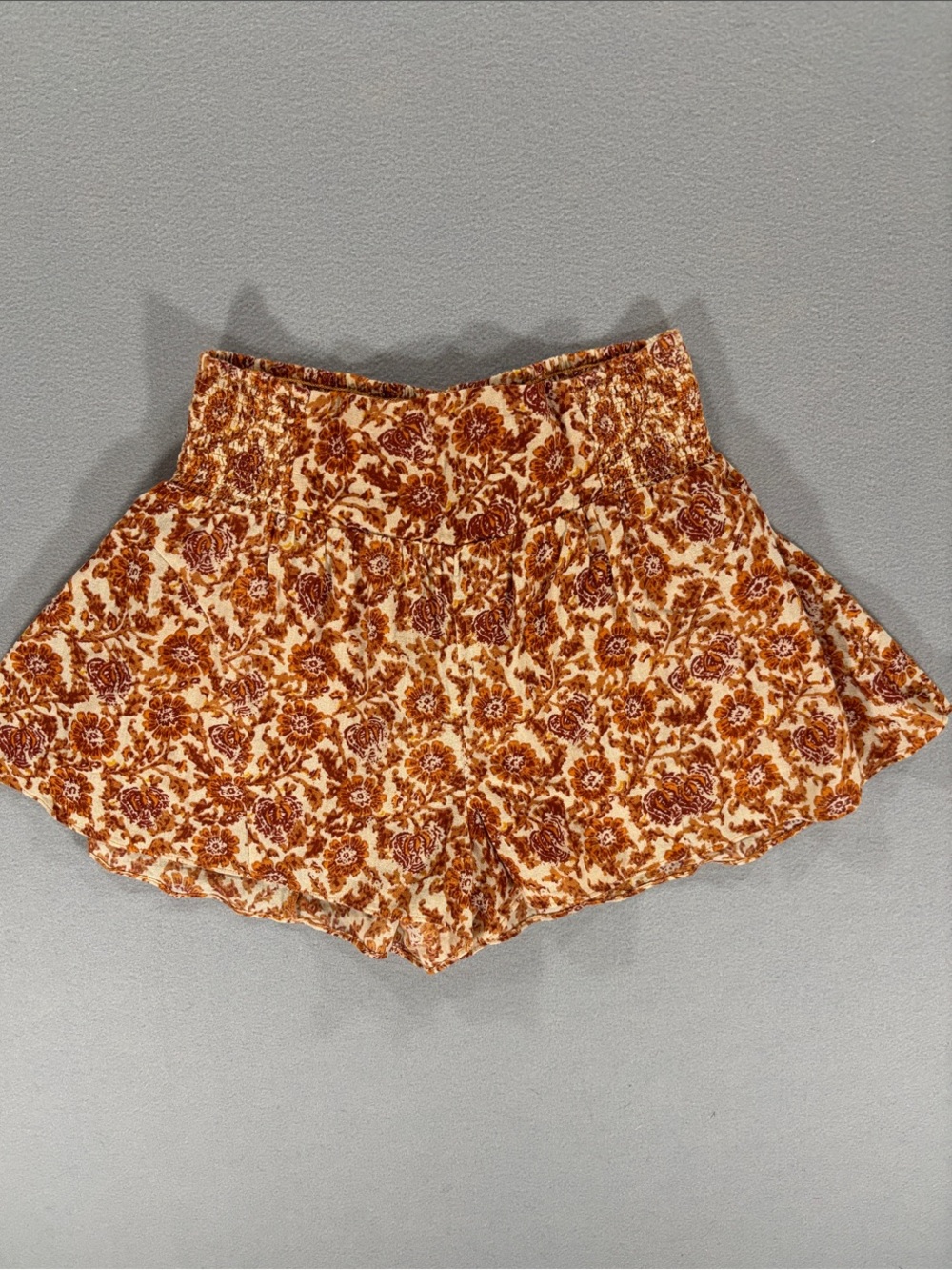 Free People Floral Smocked Waist Shorts - Rust XS
